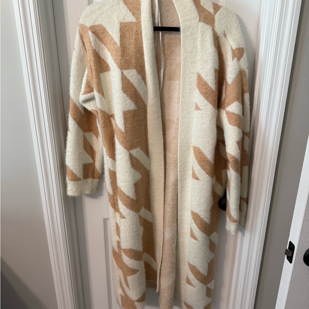 Ann Taylor Cream and Tan Geometric Cardigan
